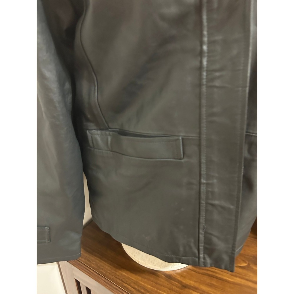 Black Jacket‎ - Picture 4 of 5